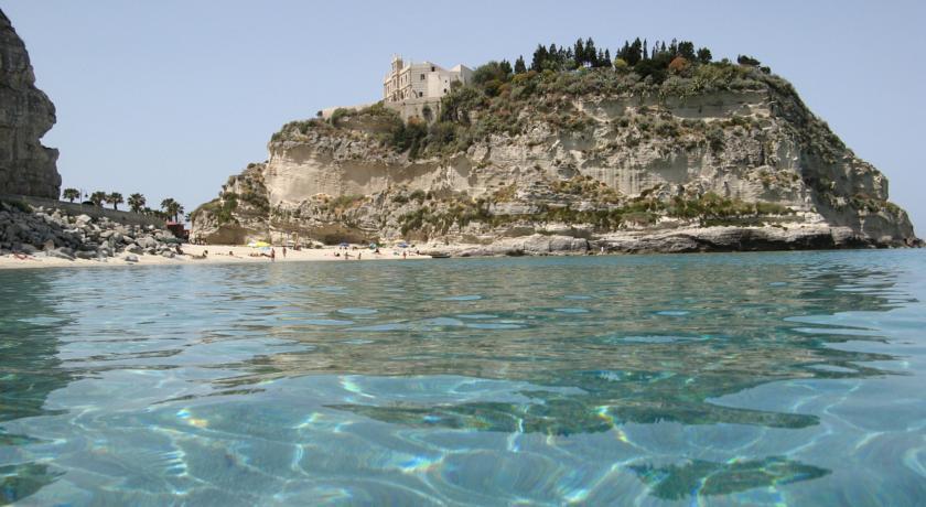 Gullo Capo Vaticano 리카디 외부 사진